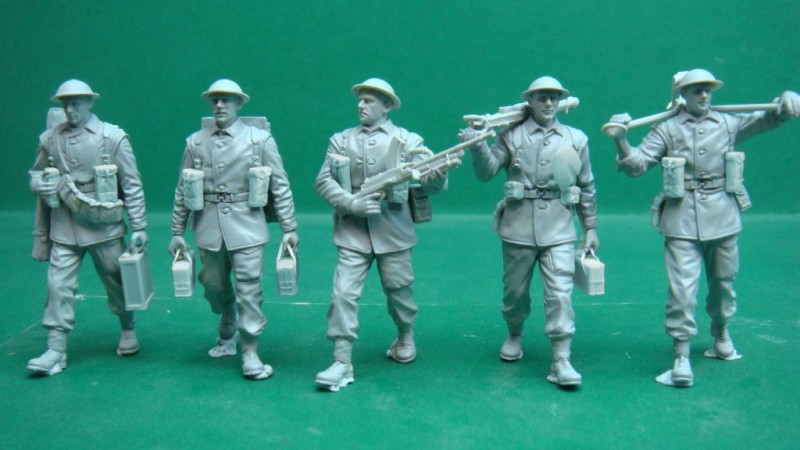 GECKO MODELS 1\35 WWII BRITISH MG TEAM IN MARCHING 35GM0014 