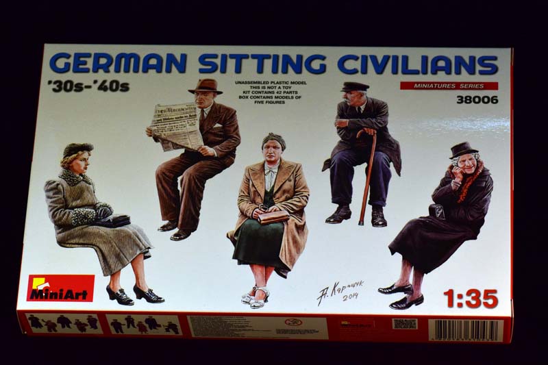 GERMAN SITTING CIVILIANS 1930-1940s #38006 1/35 MINIART 