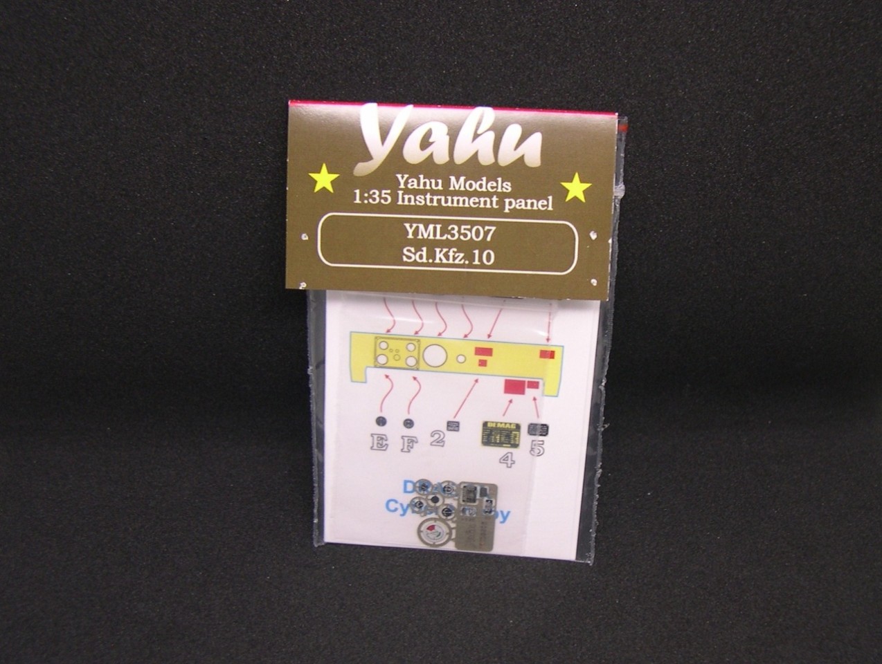 YAHU YML3507 Sd.Kfz 10 1/35 Instrument panel
