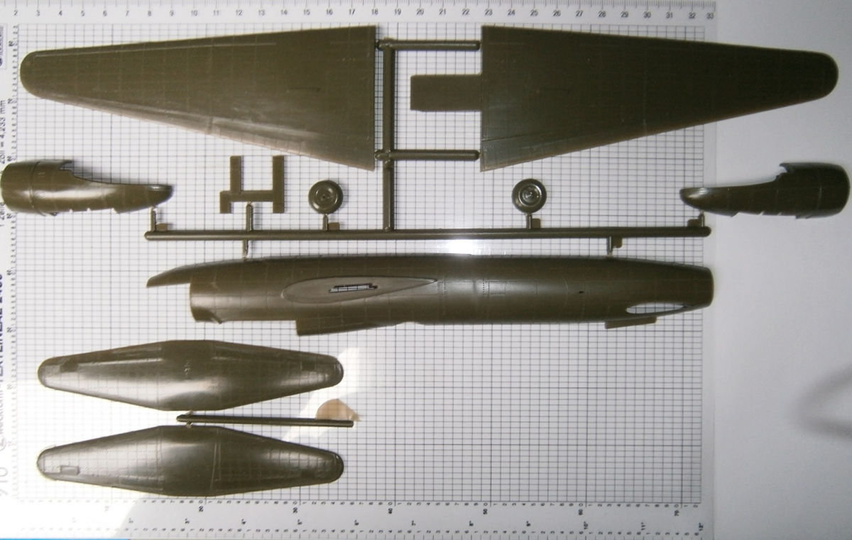 Lindberg 1/72 G4M2 Bomber Model Kit 70562 