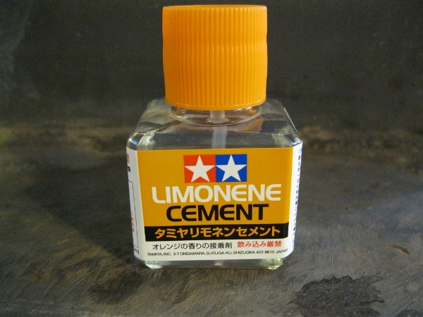 TAMIYA Limonene Cement Extra Thin (87134) Plastic Model Kit Glue :  : Tools & Home Improvement