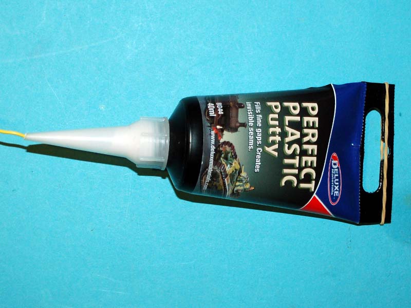 PERFECT PLASTIC PUTTY by Deluxe Materials 40ml BD44-DBD44